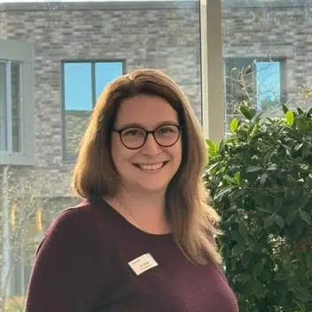 Kyra Helmer, Pflegedienstleitung